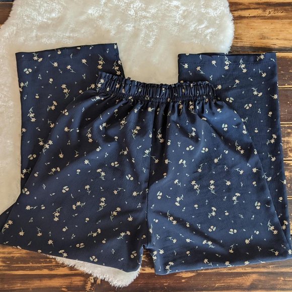 Wide Leg Navy Paper Bag Pants - Picture 2 of 4